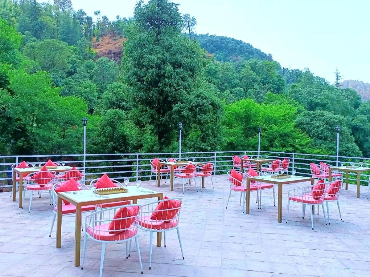 Aamod At Shoghi Luxury Cottage Resort Shimla Extérieur photo