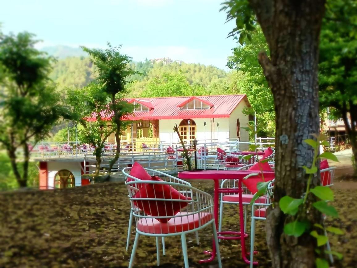 Aamod At Shoghi Luxury Cottage Resort Shimla Extérieur photo