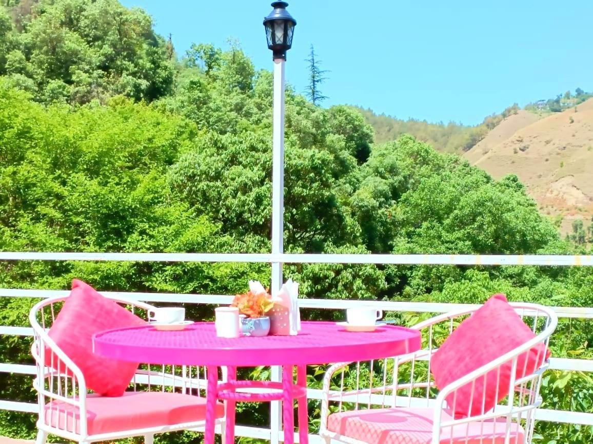 Aamod At Shoghi Luxury Cottage Resort Shimla Extérieur photo
