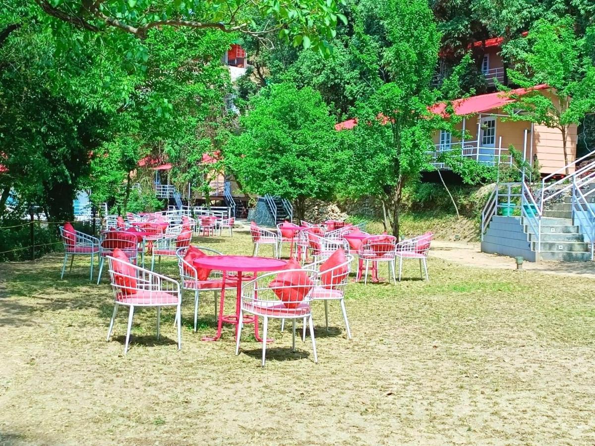 Aamod At Shoghi Luxury Cottage Resort Shimla Extérieur photo