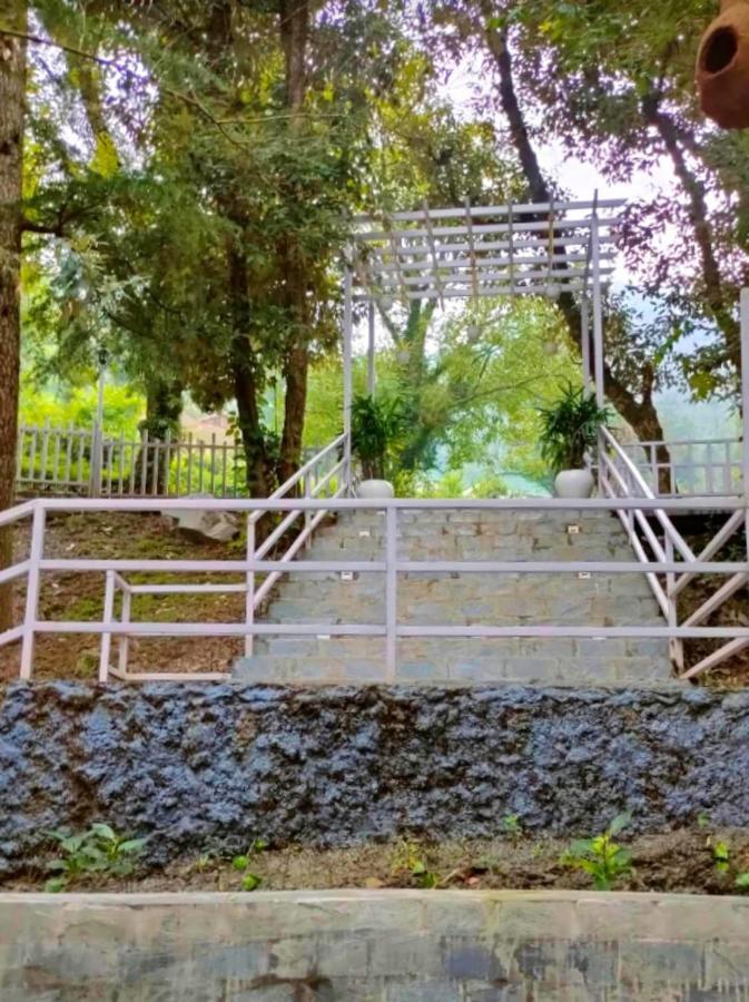 Aamod At Shoghi Luxury Cottage Resort Shimla Extérieur photo