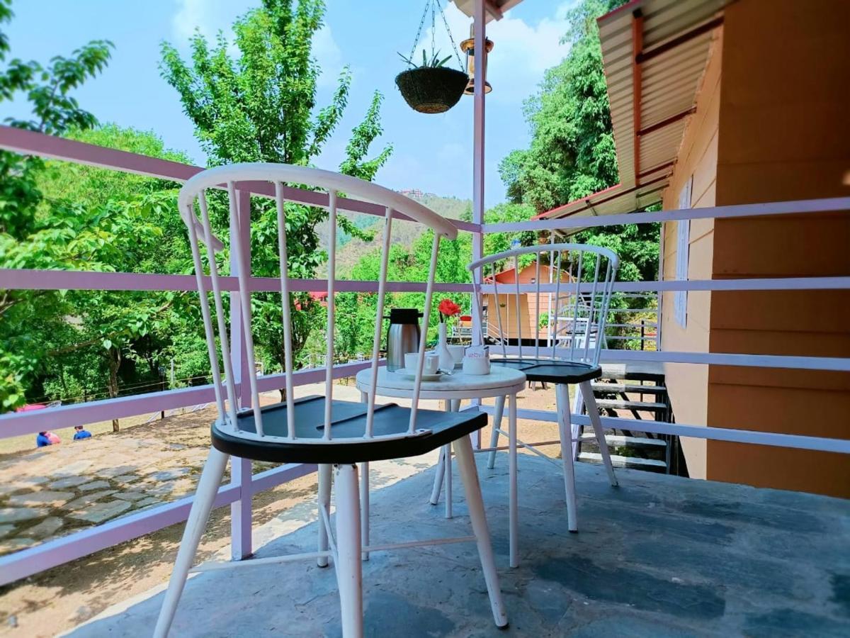Aamod At Shoghi Luxury Cottage Resort Shimla Extérieur photo